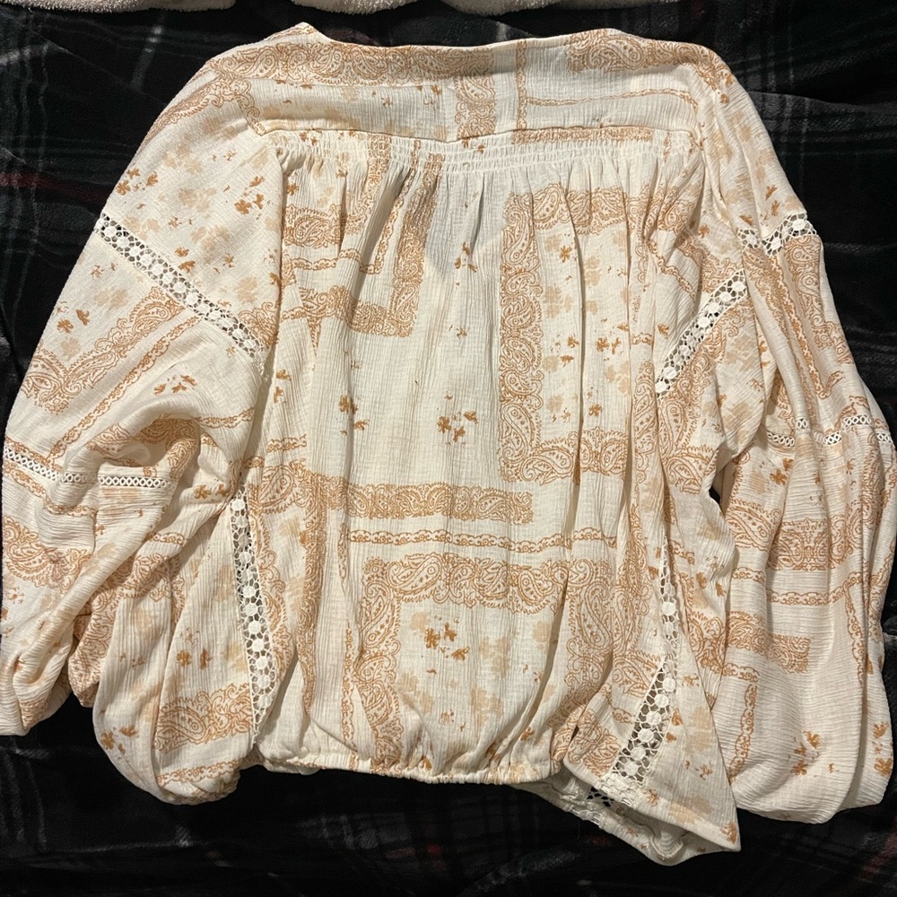 Cross blouse - Picture 3 of 3